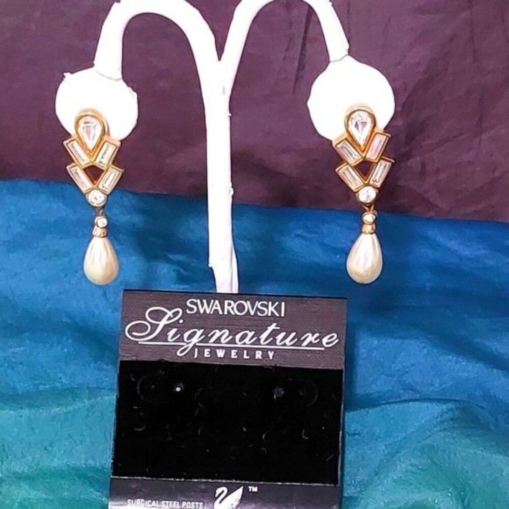 NWT Swarovski Swan Logo Signature Vintage Earrings
